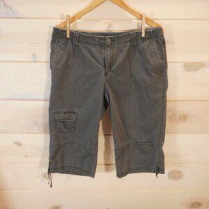 Eddie Bauer Women's size 10 Knee-Length Shorts Straight Mid Rise Flap Pocket